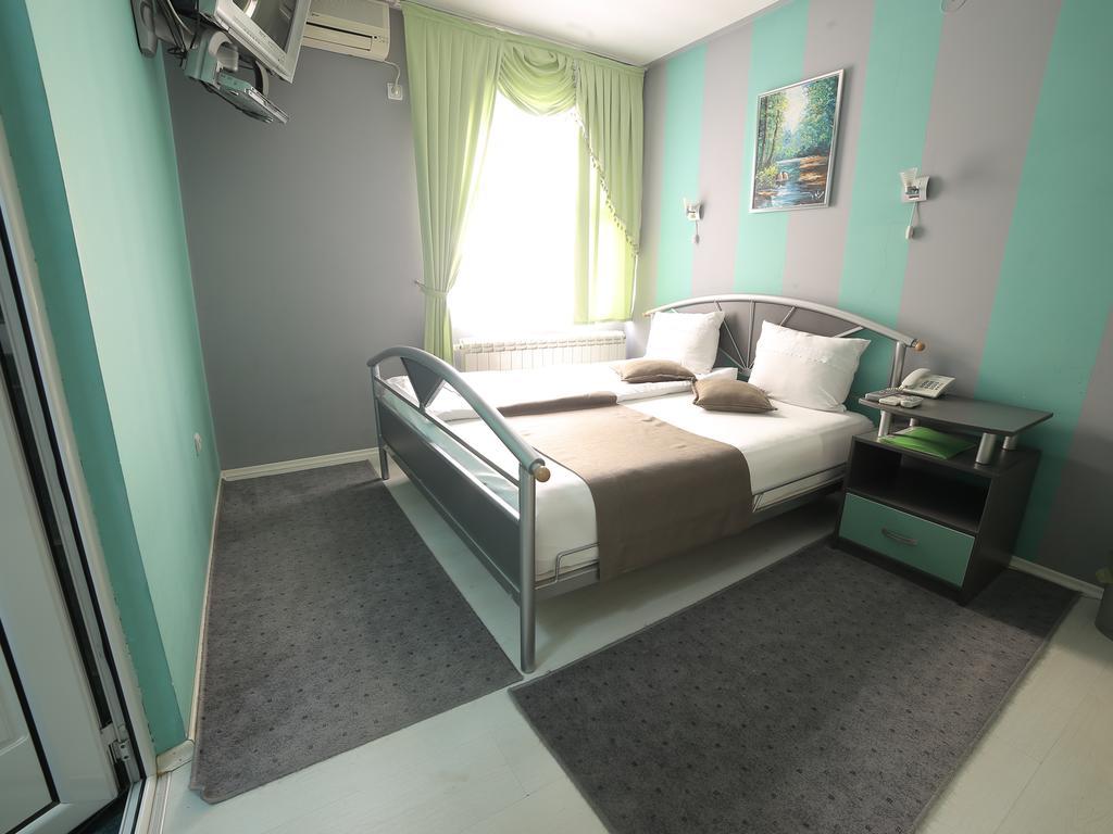 Hotel Zeneva Kragujevac Cameră foto