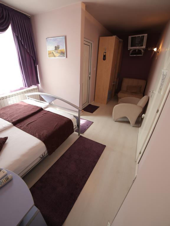 Hotel Zeneva Kragujevac Cameră foto