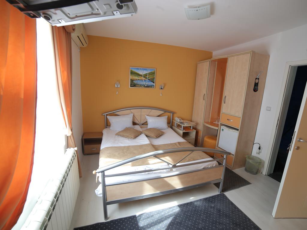 Hotel Zeneva Kragujevac Cameră foto