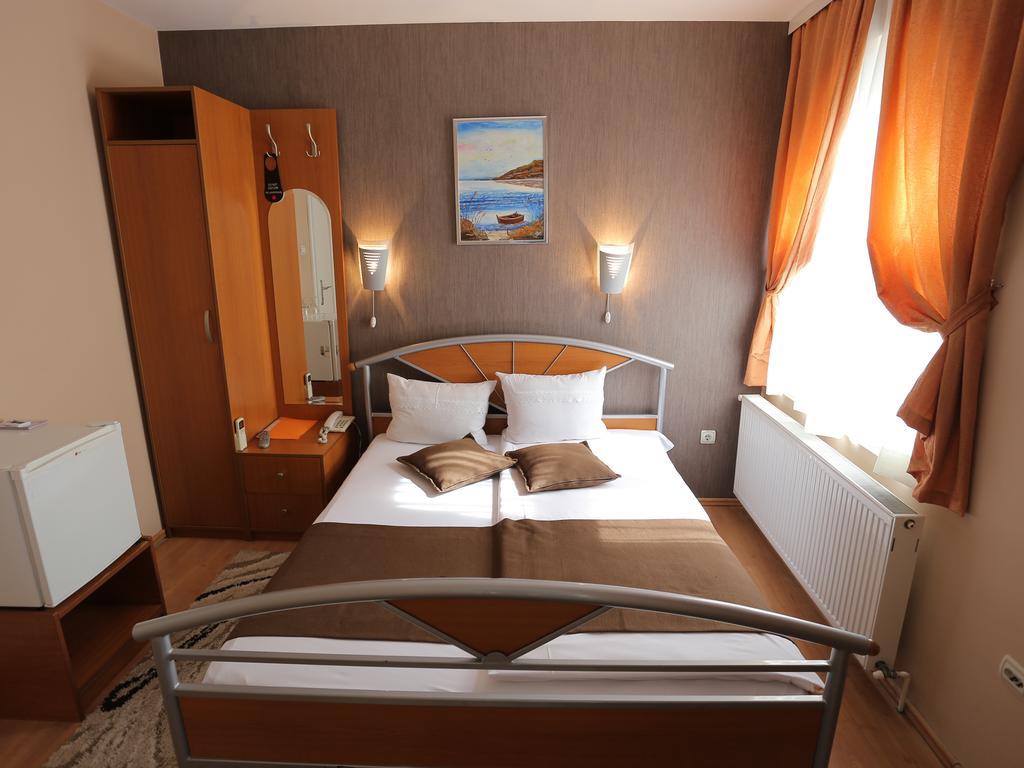 Hotel Zeneva Kragujevac Cameră foto