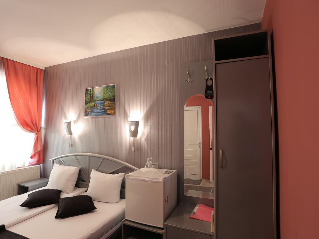 Hotel Zeneva Kragujevac Cameră foto