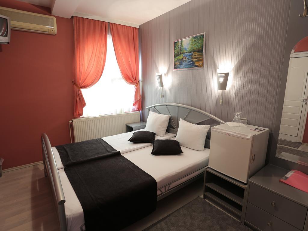 Hotel Zeneva Kragujevac Exterior foto